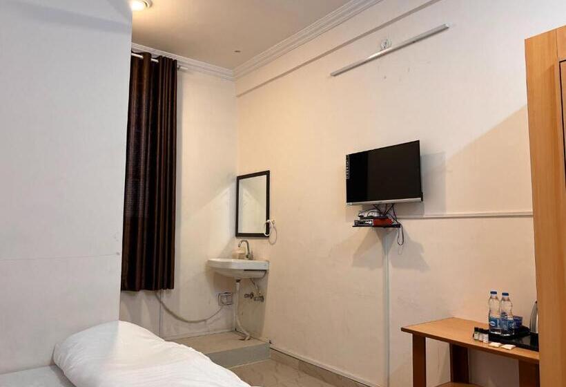 豪华房间, The Patel Stadium Hotel 1 Km From Bus Stand And 2 Km From Railway Station