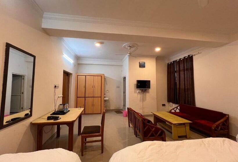 패밀리 스위트, The Patel Stadium Hotel 1 Km From Bus Stand And 2 Km From Railway Station