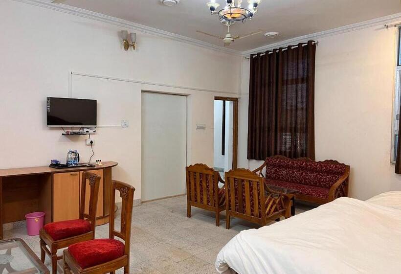 스탠다드 룸 킹사이즈 침대, The Patel Stadium Hotel 1 Km From Bus Stand And 2 Km From Railway Station