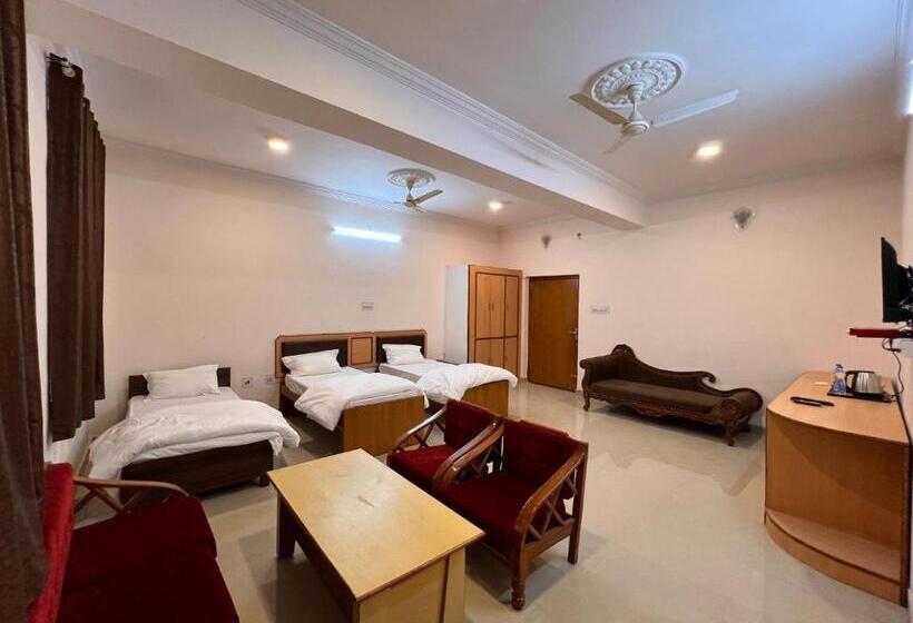 带大床的豪华间, The Patel Stadium Hotel 1 Km From Bus Stand And 2 Km From Railway Station