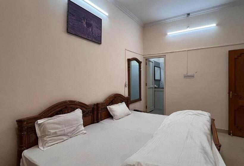 디럭스 스위트, The Patel Stadium Hotel 1 Km From Bus Stand And 2 Km From Railway Station