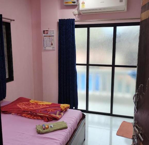 Chambre Familiale, White House Residencies