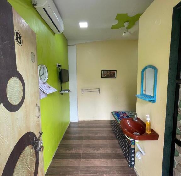 Chambre Familiale, White House Residencies