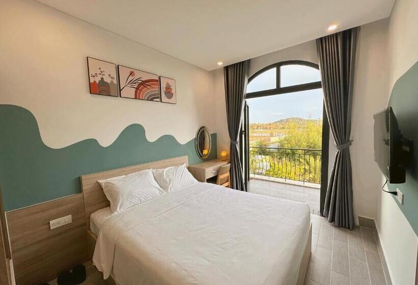 اتاق استاندارد با بالکن و چشمانداز دریا, Ngoc Bich Homestay