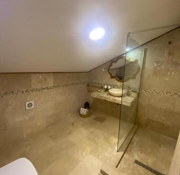 디럭스 룸 킹사이즈 침대, Ami Residence Bucharest Airport&therme&parking
