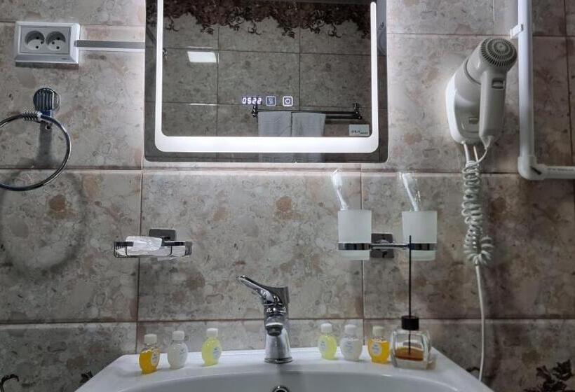 اتاق استاندارد, Euro House