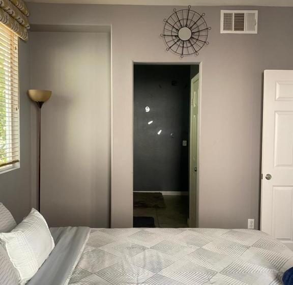 סוויטת ג'וניור, Olive Glen