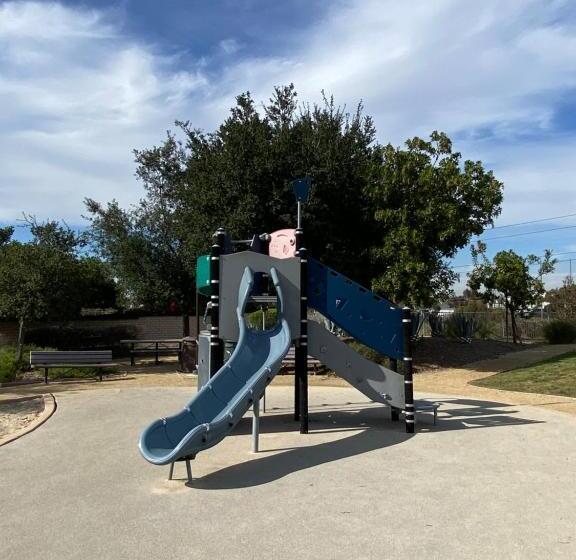 סוויטת ג'וניור, Olive Glen