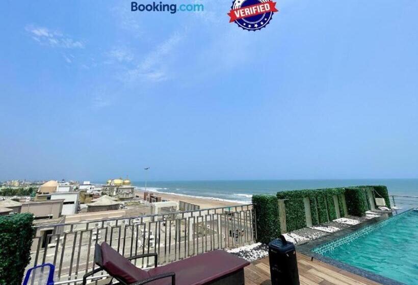 اتاق سه نفره دلوکس با چشم‌انداز دریا, Tbs ! Puri All Rooms Sea View Fully Air Conditioned Hotel With Lift And Parking Facility Breakfast I