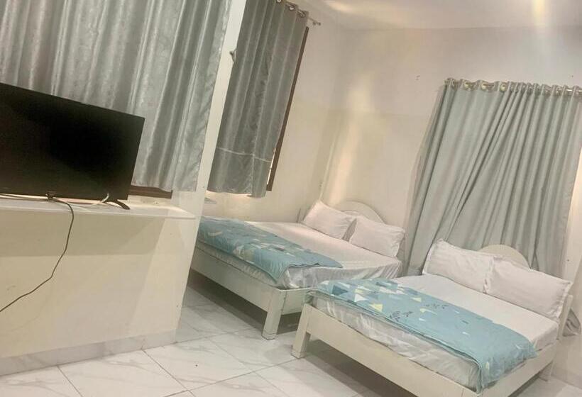 Family Room, Mai Thao