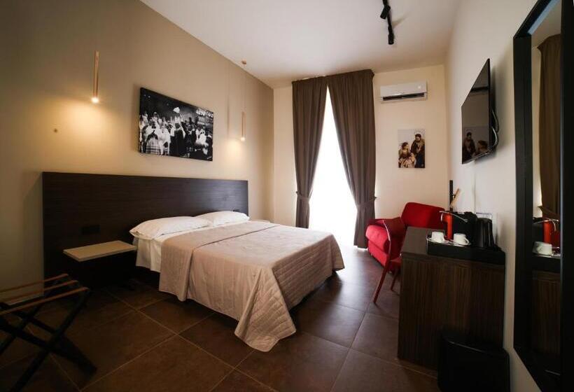 اتاق لوکس سه تخته, Sciuscià Beb Spaccanapoli