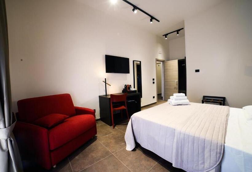 اتاق لوکس سه تخته, Sciuscià Beb Spaccanapoli