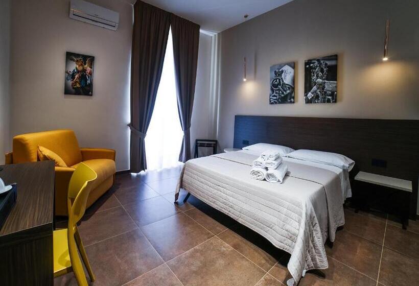 اتاق لوکس سه تخته, Sciuscià Beb Spaccanapoli