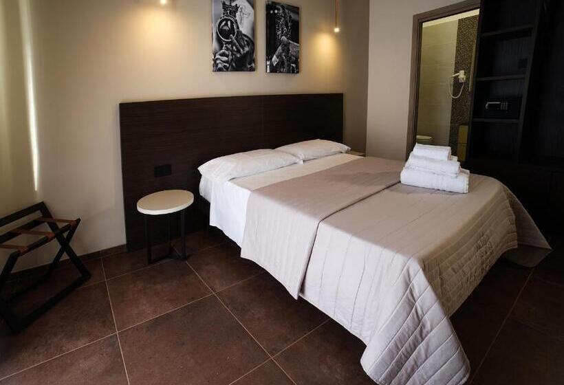 اتاق لوکس سه تخته, Sciuscià Beb Spaccanapoli