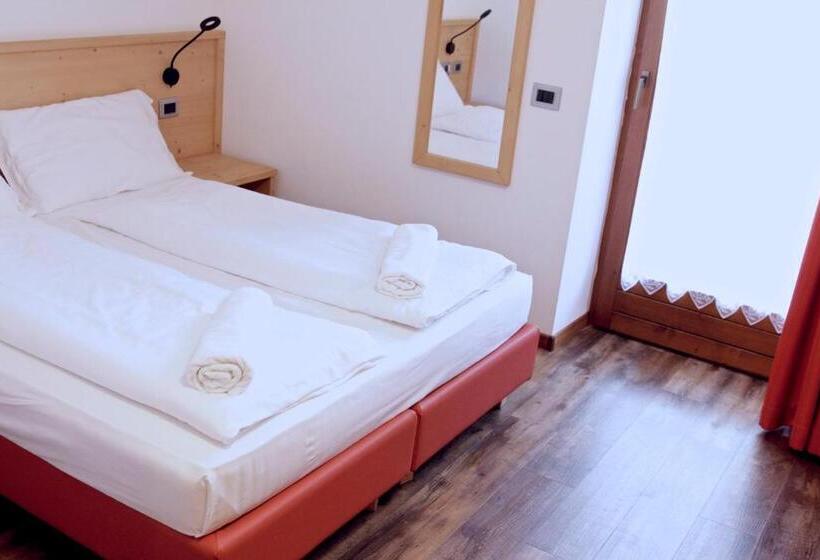 غرفة قياسية, Ski Lodge Pampeago