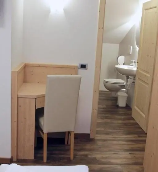 Standard Kolmen Hengen Huone, Ski Lodge Pampeago