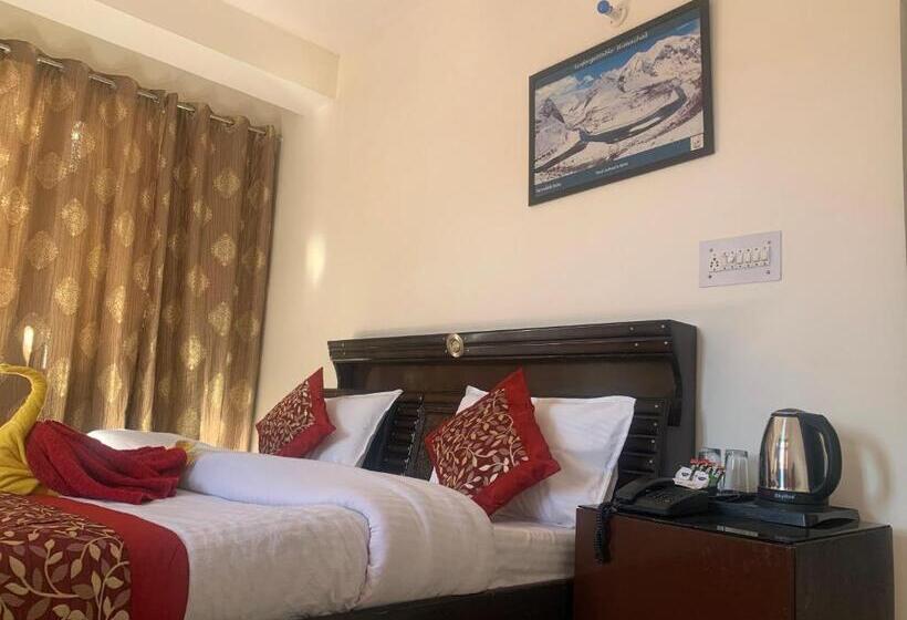 Номер Стандарт с Балконом, Ananta Inn