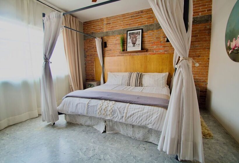 اتاق لوکس, Boutique Santa Elena