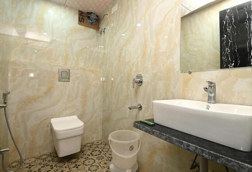 디럭스 룸, Star Palace Near Railway Station