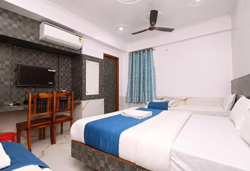 4인용 스탠다드 룸, Star Palace Near Railway Station