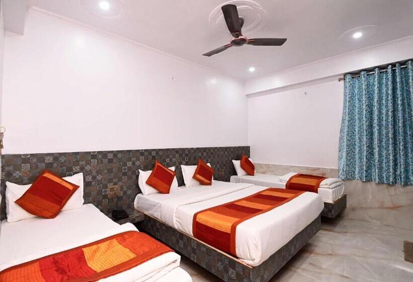 4인용 스탠다드 룸, Star Palace Near Railway Station