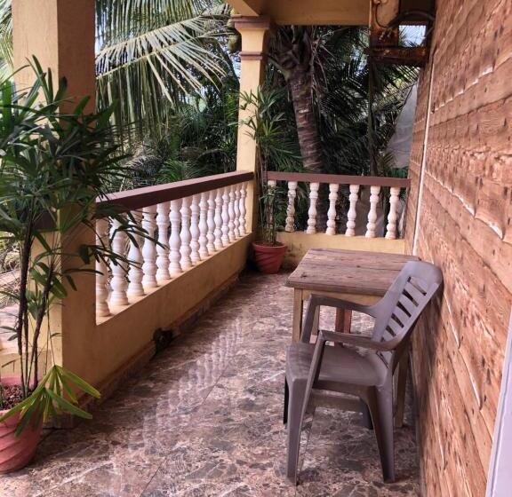 חדר סטנדרט עם מרפסת, Thomas Beach Guesthouse