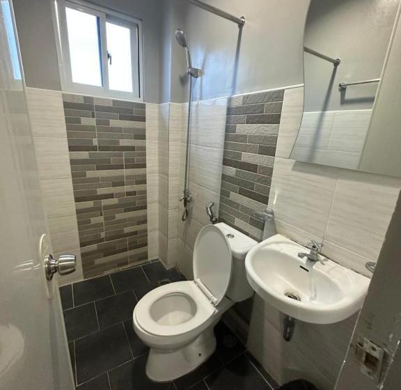 اتاق اکونومی, Twilight Tower