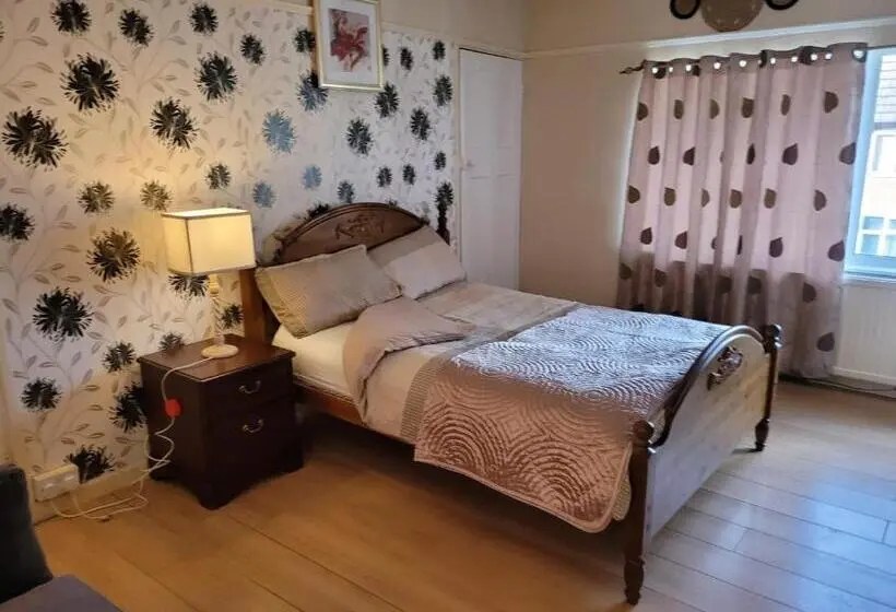 エコノミールーム, Abakwa House