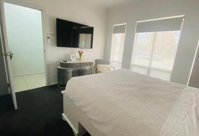 Standard-huone, Modern Private Room With Ensuite
