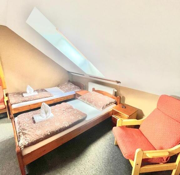 דירת חדר, Penzion A Restaurace U Nováků