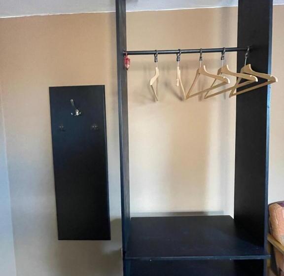 חדר סטנדרטי לארבעה עם חדר אמבטיה משותף, Penzion A Restaurace U Nováků