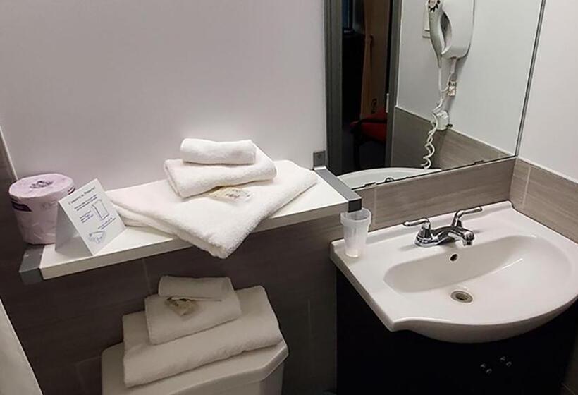 جناح مزود بتراس, Restauparc Motel