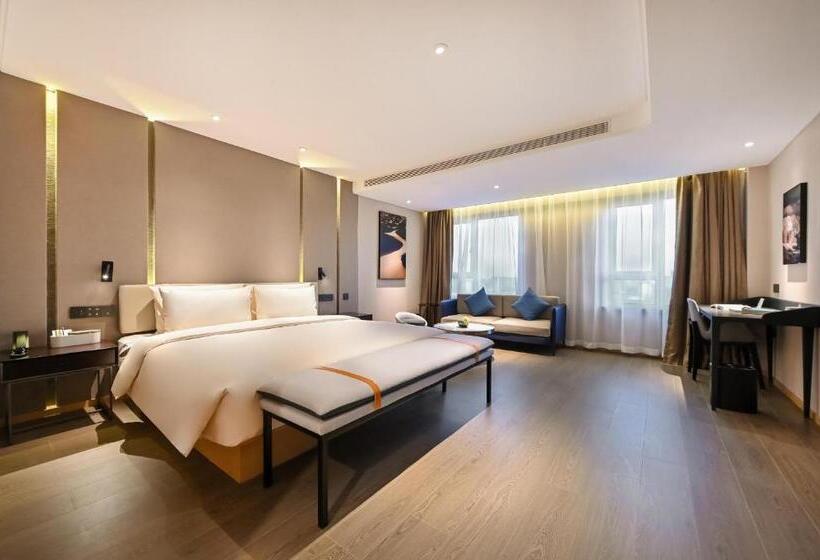 Номер Стандартный с Видом, Atour Hotel Shenyang Nanta Wenhua Road