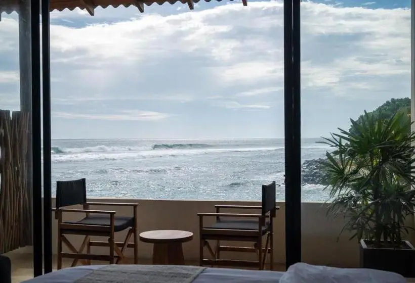 オーシャンビューデラックスルームバルコニー付き, Abode By The Beach