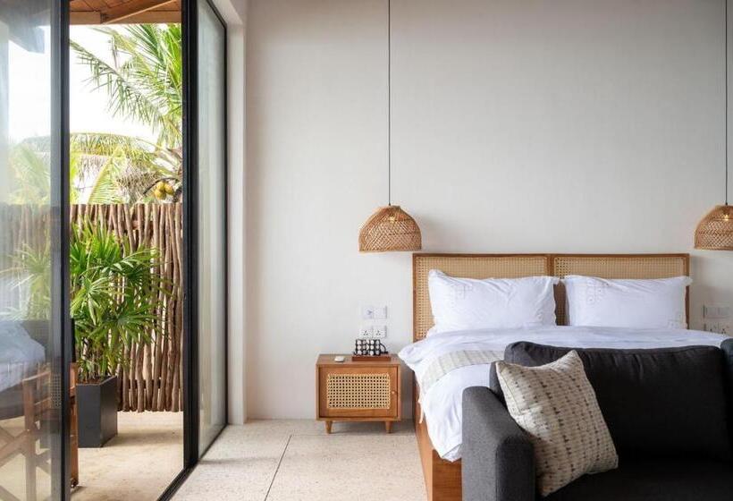 Номер Deluxe Вид на Море с Балконом, Abode By The Beach