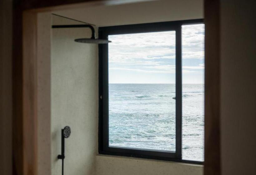 Номер Deluxe Вид на Море с Балконом, Abode By The Beach