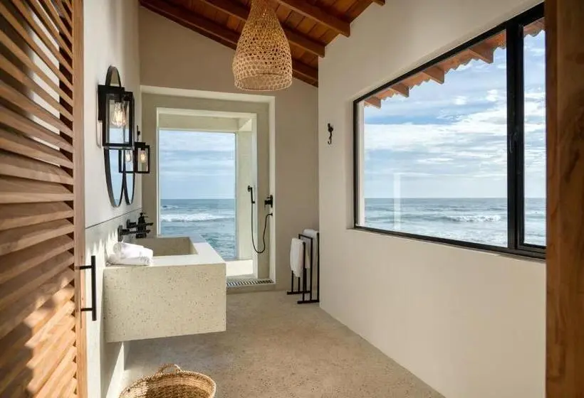 片側に海が見えるデラックスルーム, Abode By The Beach