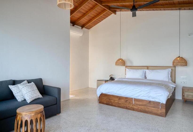 Номер Deluxe Вид на Море Боковой, Abode By The Beach