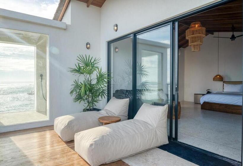 Номер Deluxe Вид на Море Боковой, Abode By The Beach