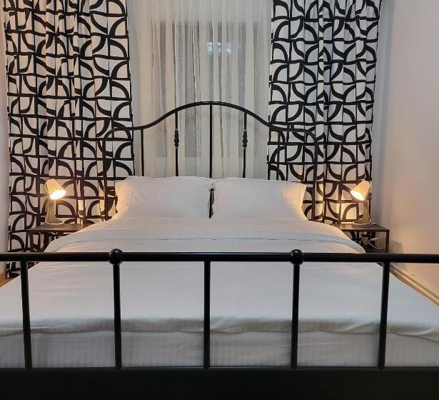 带大床的标准间, Adac Boutique