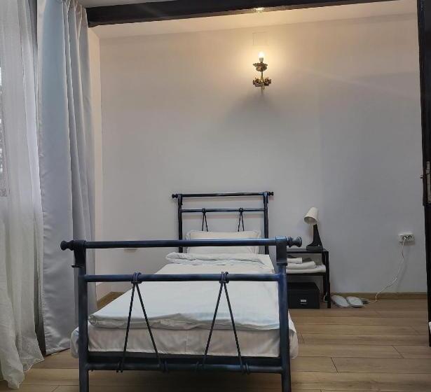 Quarto Superior, Adac Boutique