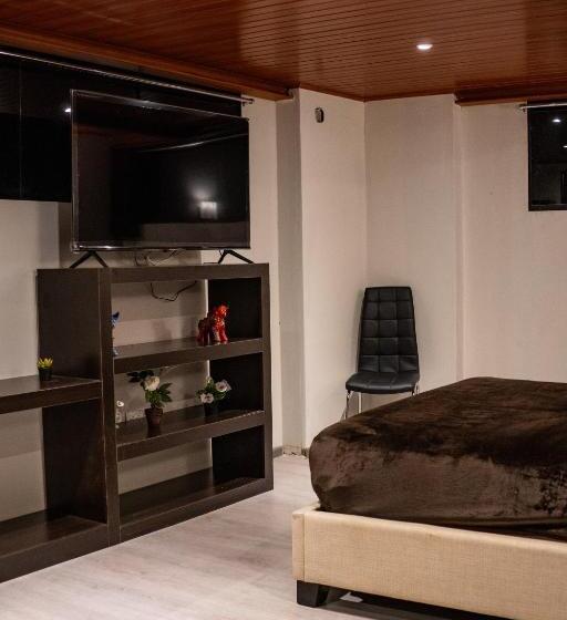 غرفة قياسية, California Urubamba