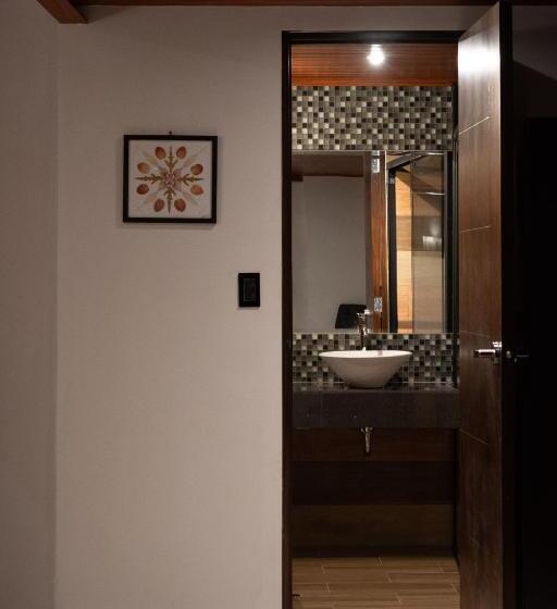 غرفة قياسية, California Urubamba