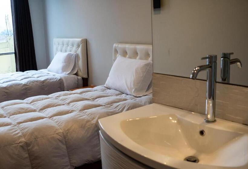 غرفة قياسية, California Urubamba