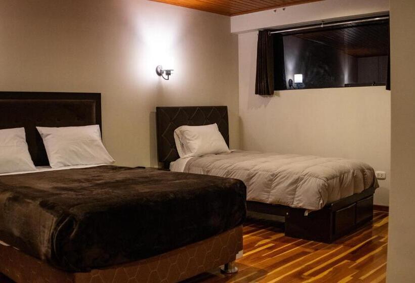 غرفة قياسية ثلاثية, California Urubamba