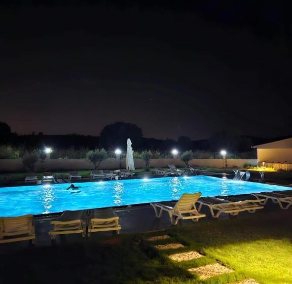 标准间带游泳池, Well Life Bungalovs