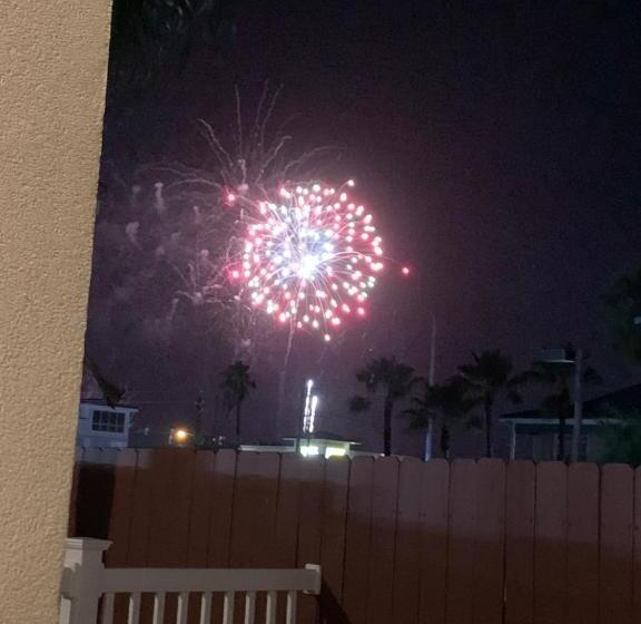 شقة غرفة نوم واحدة بالطابق الأرضى, Jjs Beach Condo