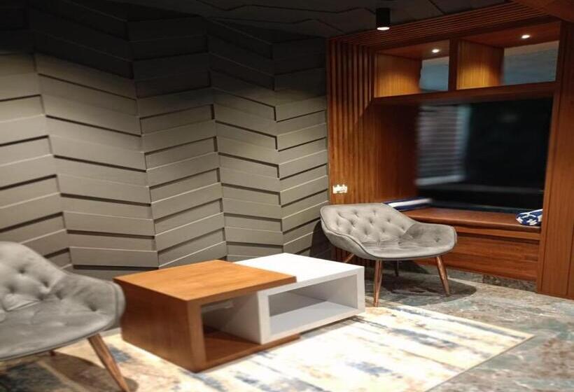 וילה עם חדר שינה אחד ובריכת שחיה, Mystery Maze Resort And Spa