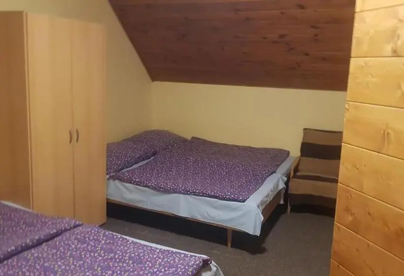 Standard Kolmen Hengen Huone, Chata Vkus