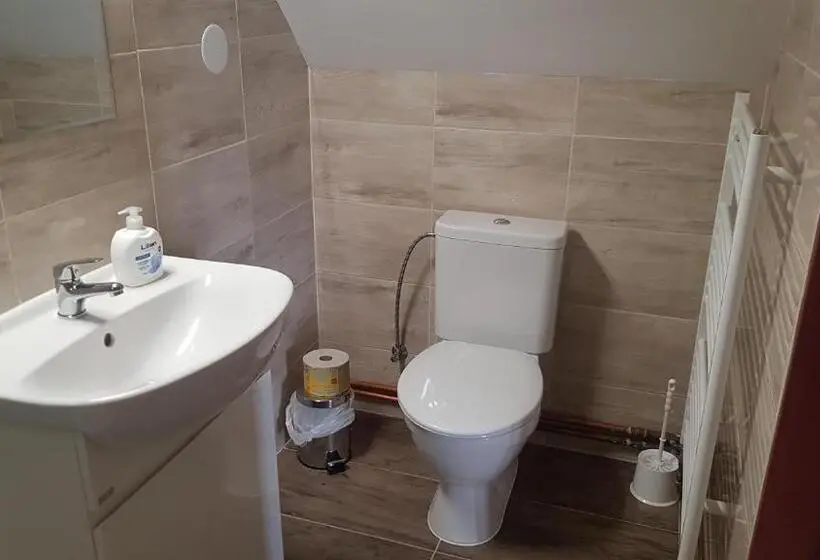 Standard Neljän Hengen Huone, Chata Vkus